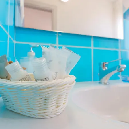 Villamarina42 Couette-café 3*